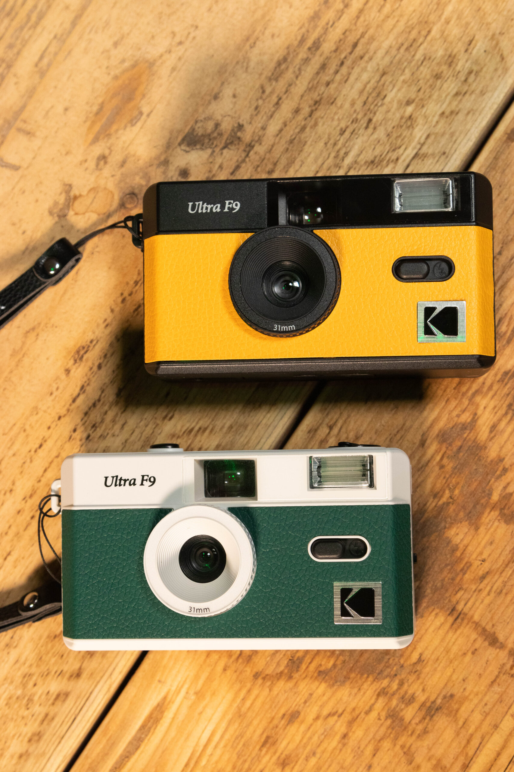 Kodak Ultra F9 35mm Film Camera Camera - Retro Style, Focus Free, Reusable,  Built in Flash, Easy to Use (Dark Night Green)